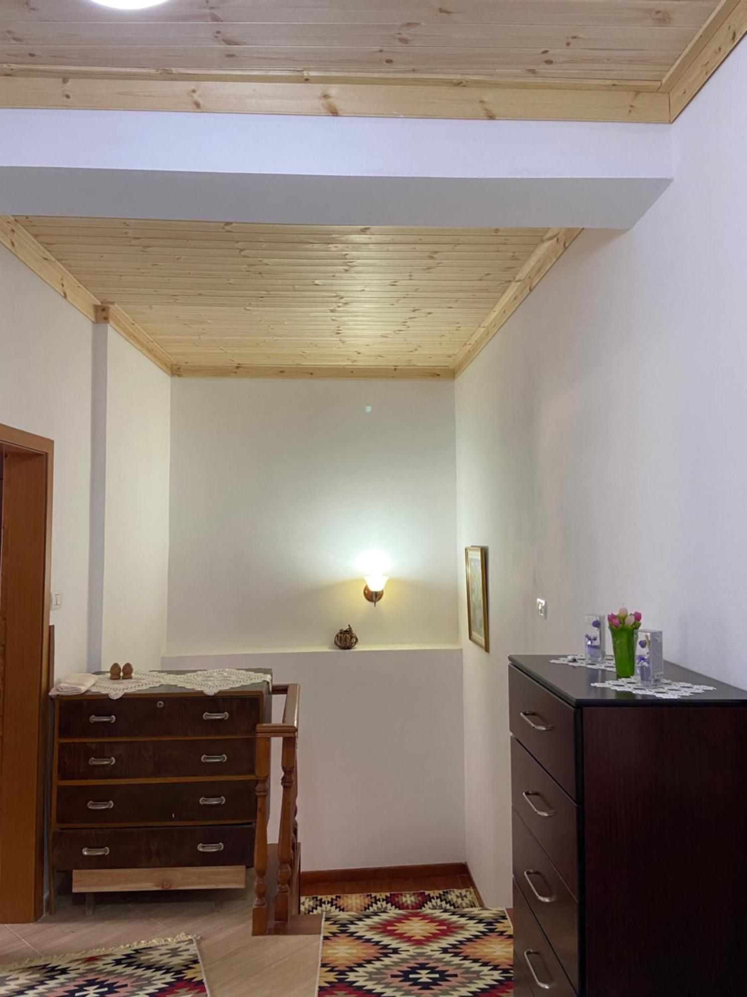 Stonetale Garden Guesthouse Gjirokastra Kültér fotó