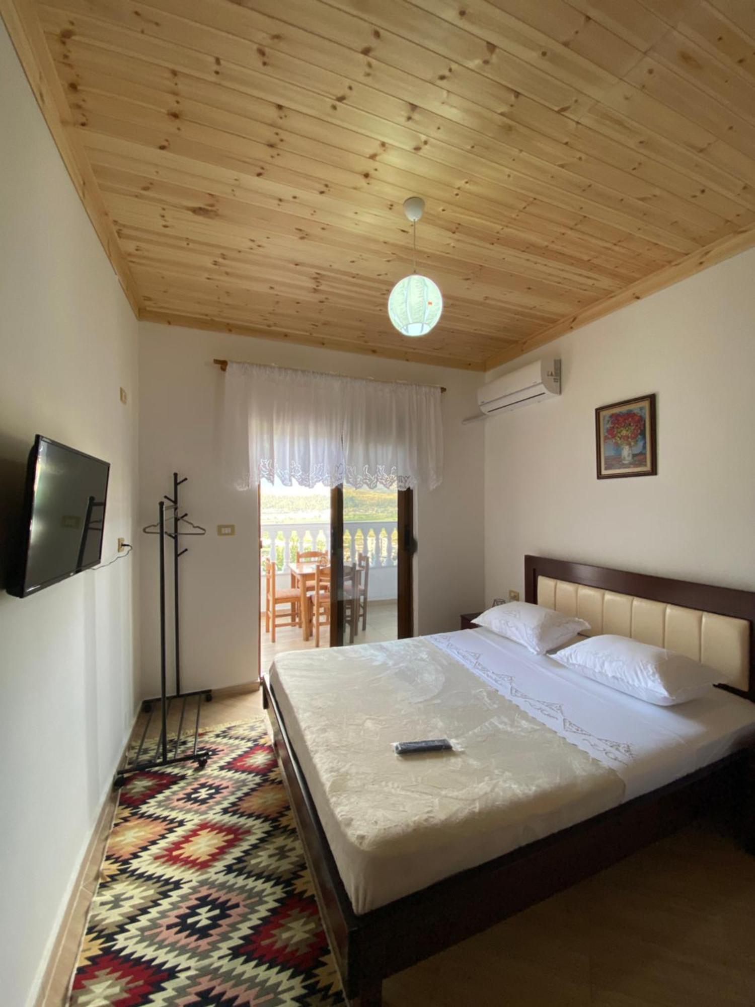 Stonetale Garden Guesthouse Gjirokastra Kültér fotó