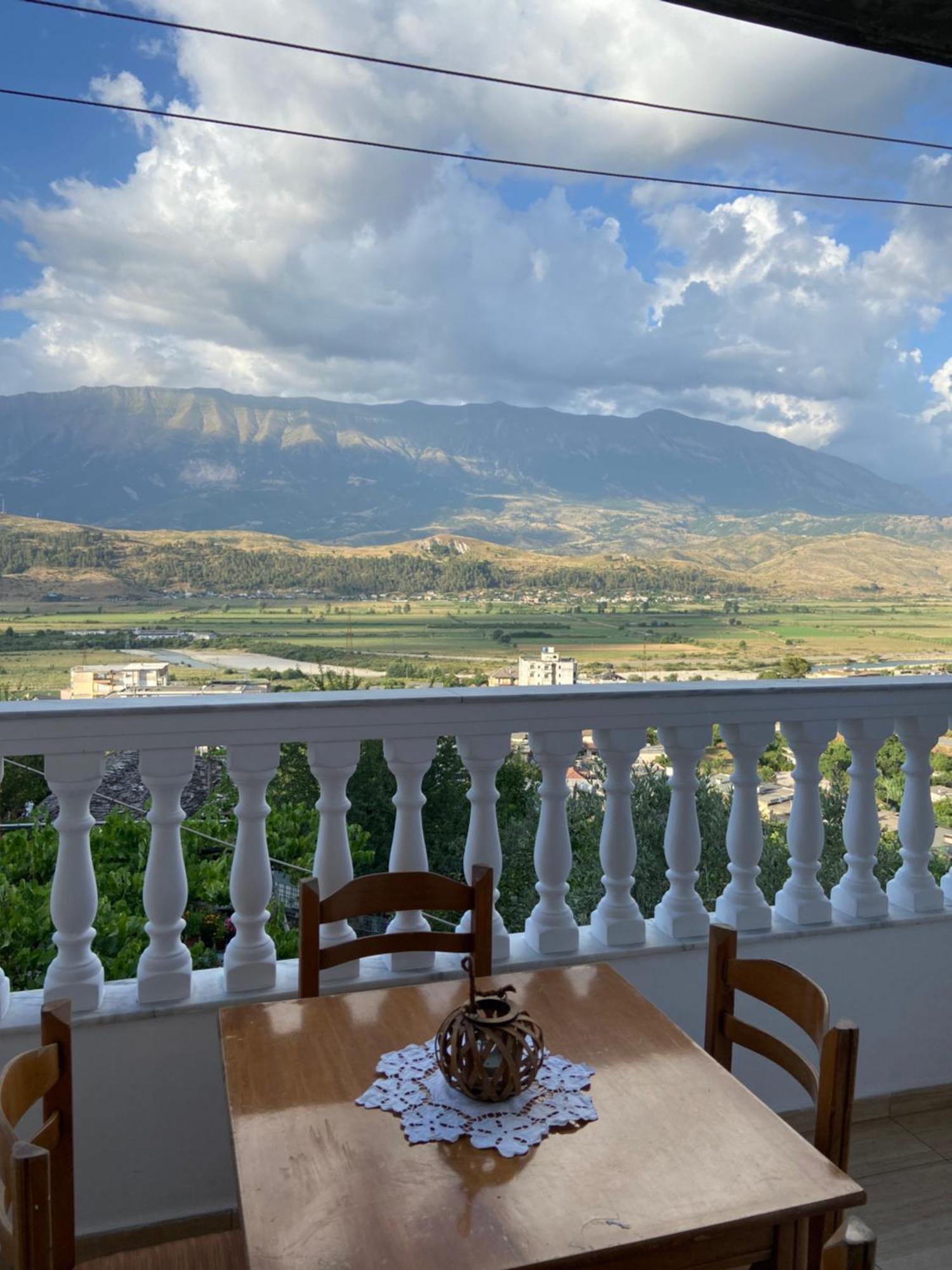 Stonetale Garden Guesthouse Gjirokastra Kültér fotó