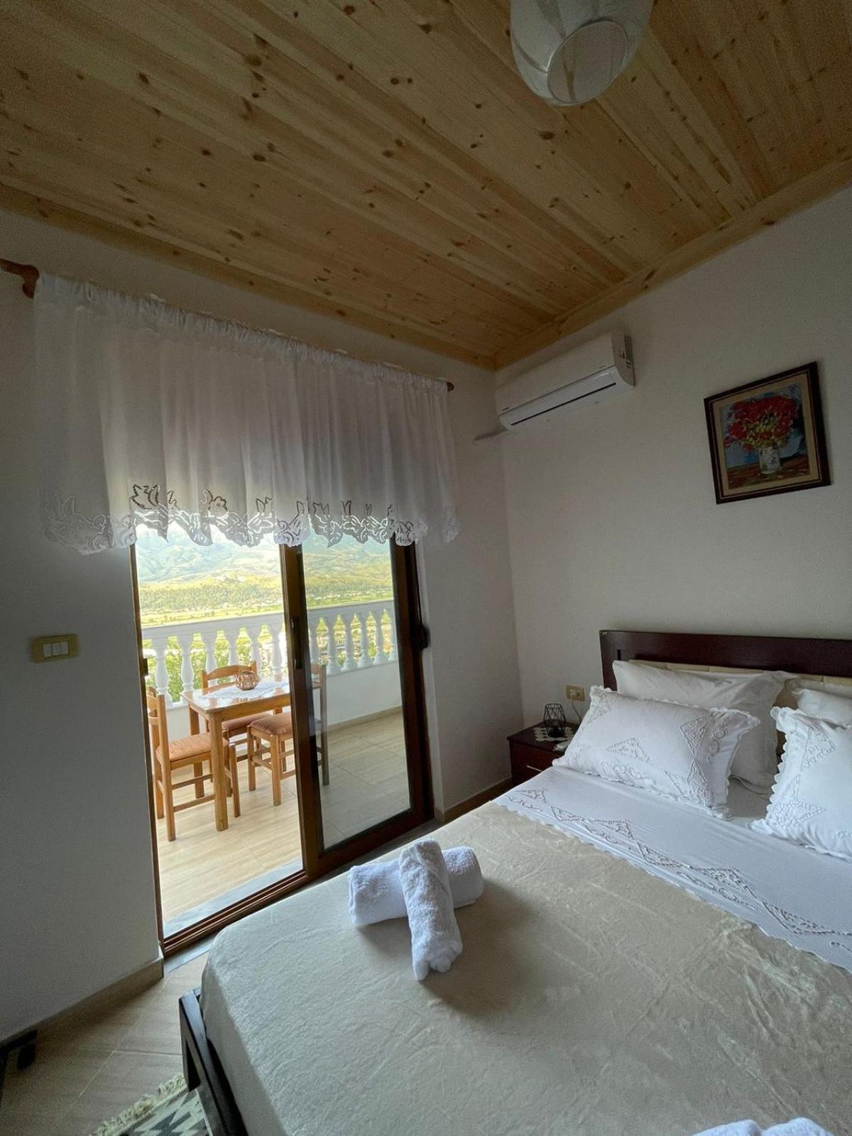 Stonetale Garden Guesthouse Gjirokastra Kültér fotó