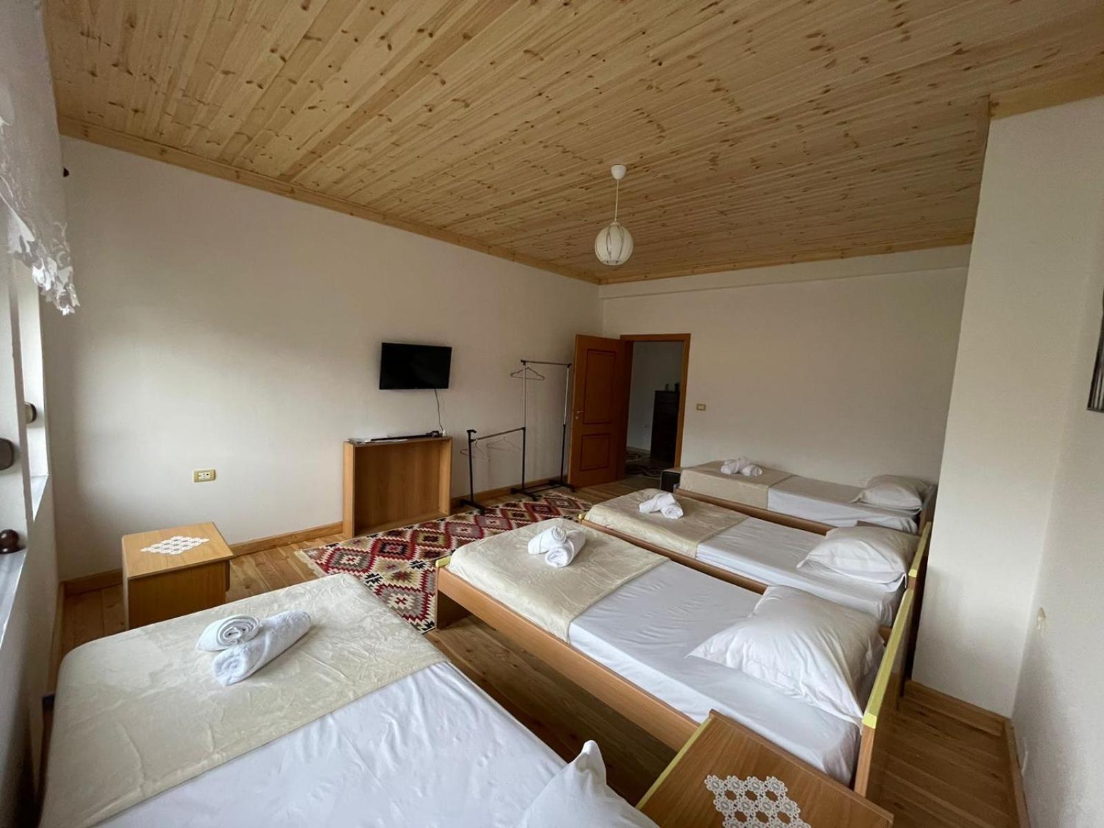 Stonetale Garden Guesthouse Gjirokastra Kültér fotó