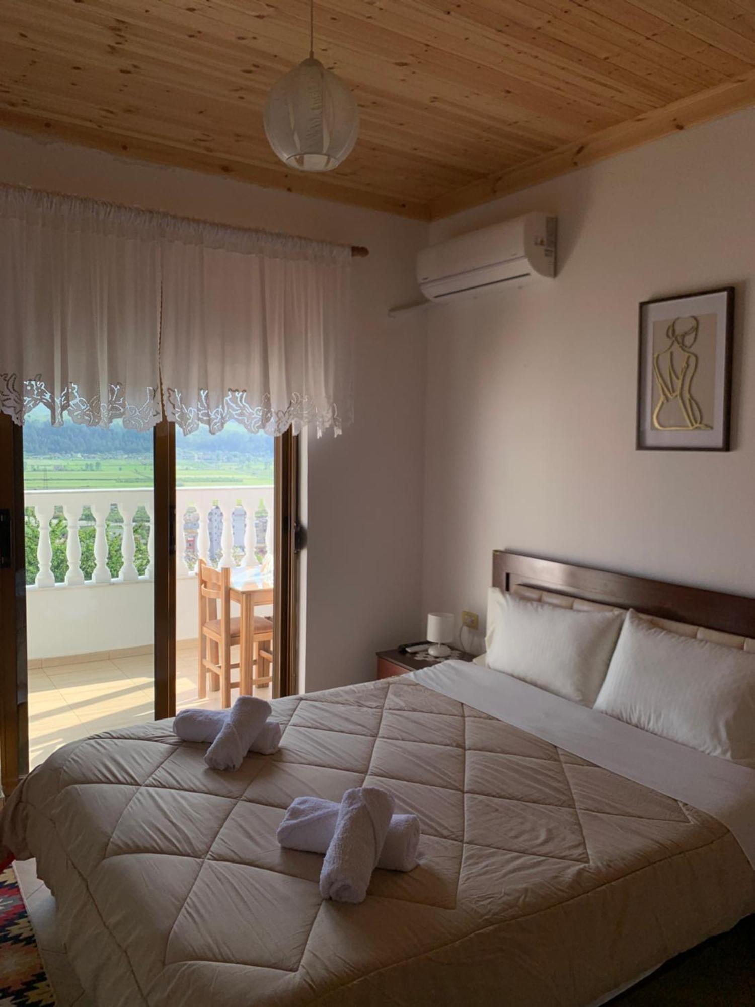 Stonetale Garden Guesthouse Gjirokastra Kültér fotó