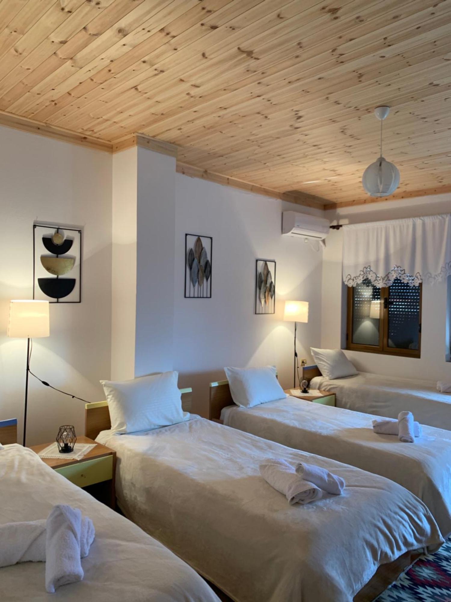 Stonetale Garden Guesthouse Gjirokastra Kültér fotó